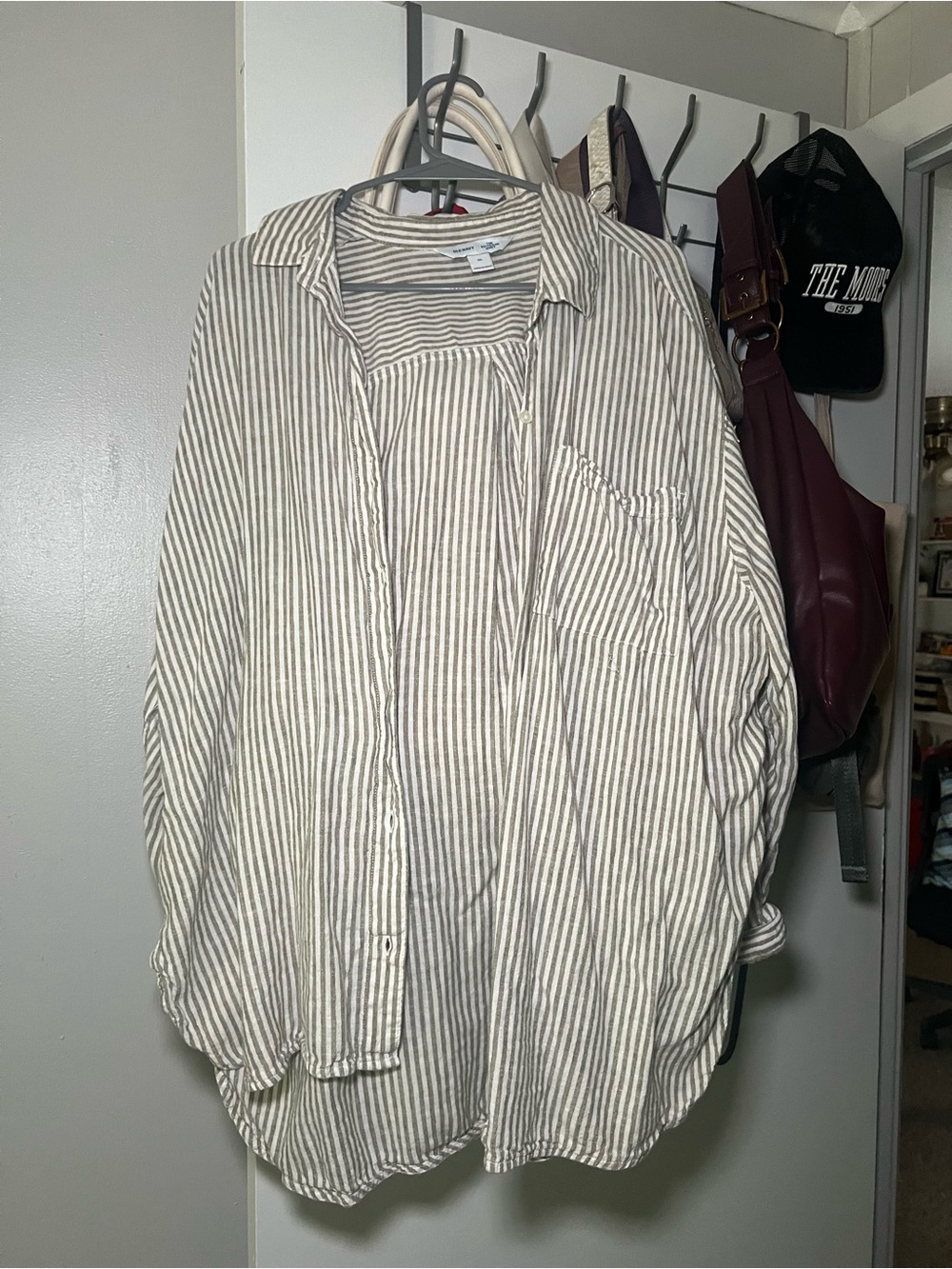 Old Navy Womenโs Sage and White Striped Button-Down Shirt